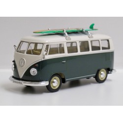 VW Bus -1962 met surfplank *1/24*