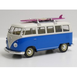 VW Bus -1962 met surfplank *1/24*